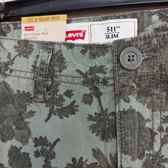 Levi's 511 slim floral cargo pants - Picture 7 of 13